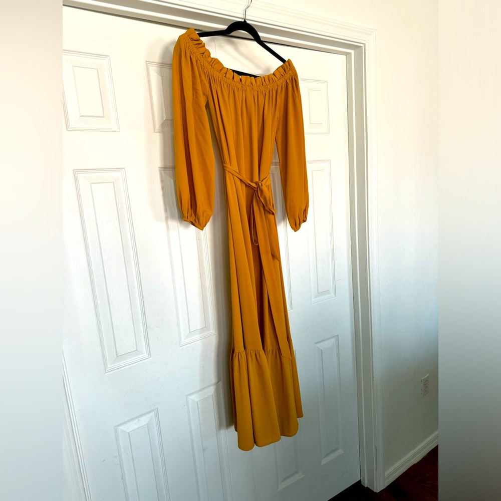 NWT VICI mustard long sleeve dress